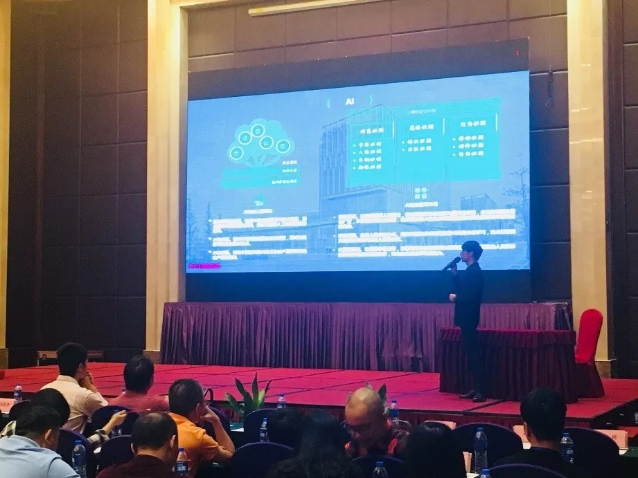 1575857900135235.jpg 640.webp (4).jpg